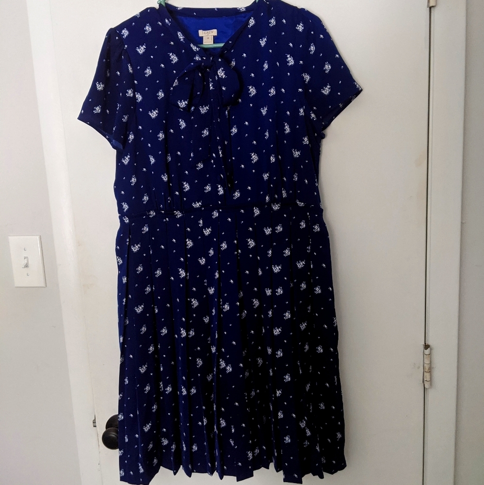 😍 BOGO 😍 Vintage-style Floral Pleated Day Dress